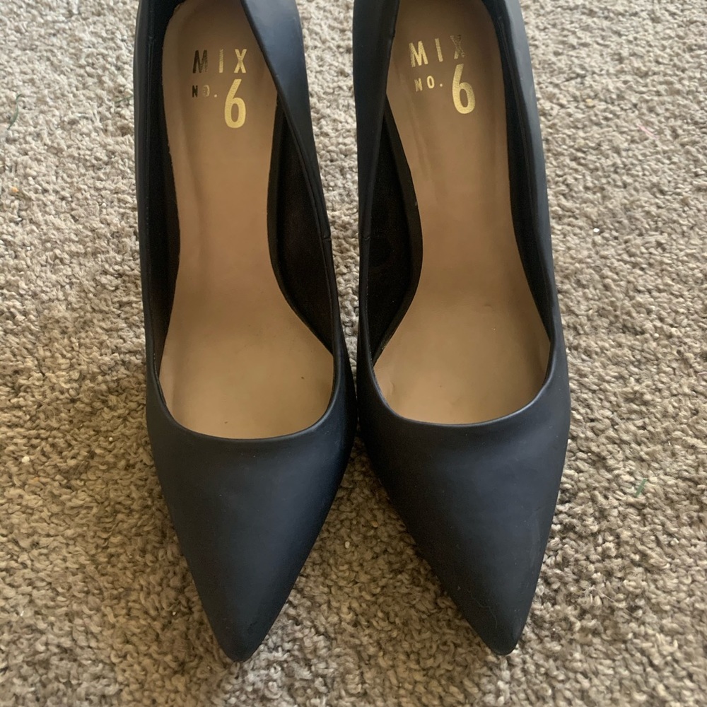 Mix No. 6 heels size 8